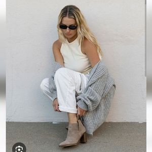 Beautiful dark grey booties 🩶